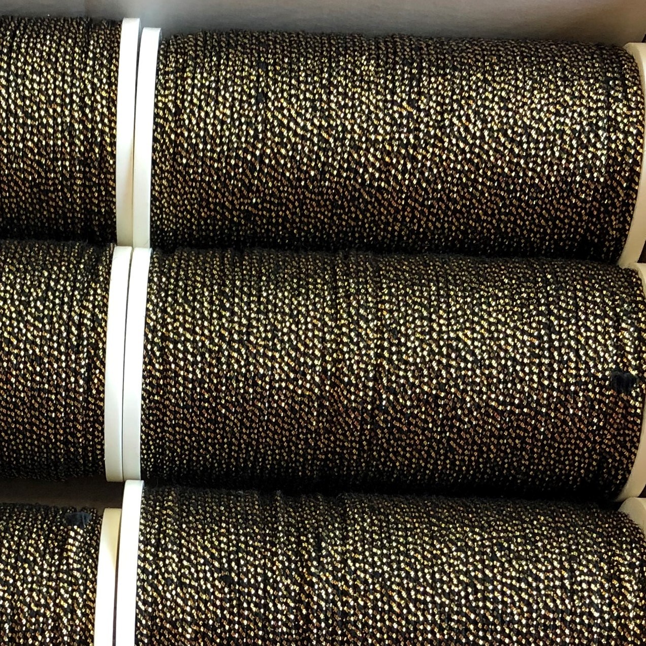 3 ply Antique Gold - Image 2